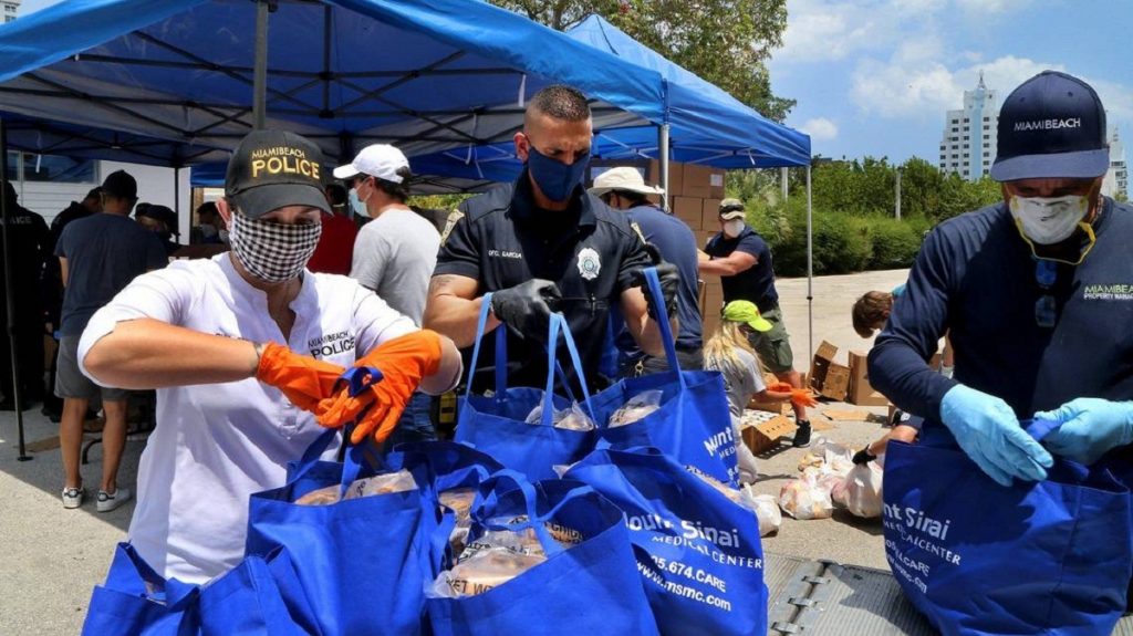 Donde están dando comida gratis en Miami