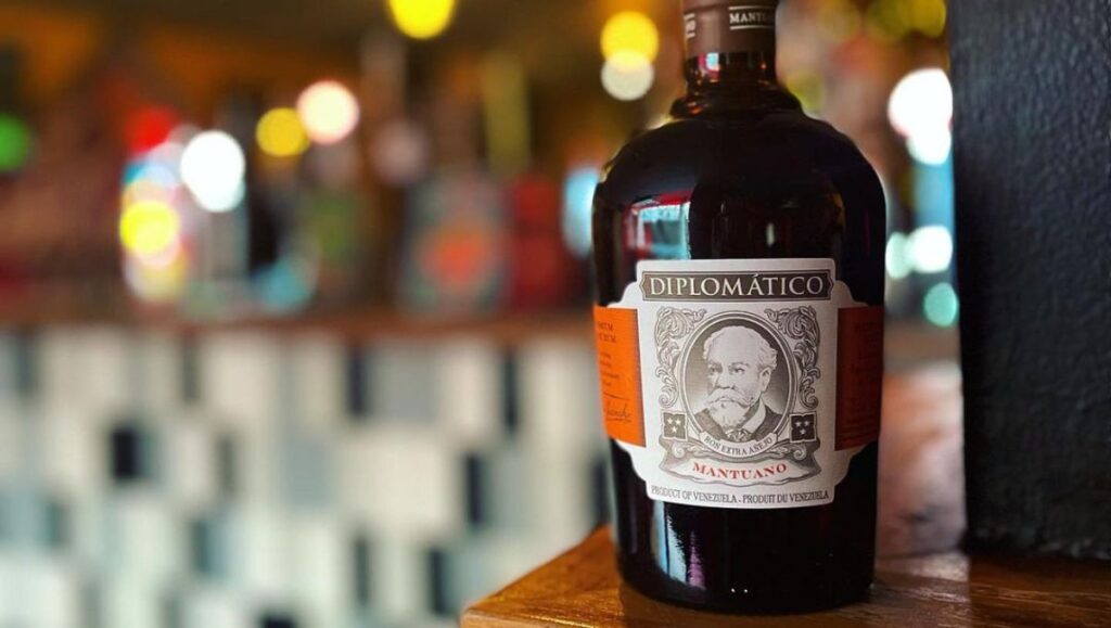 Brown-Forman Corporation compra Ron Diplomático