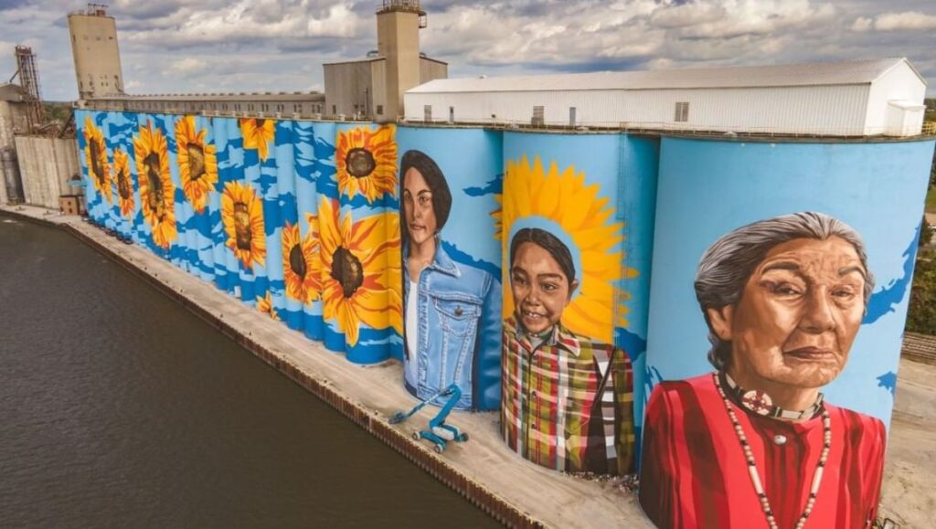 Glass City River Wall Toledo Ohio como es