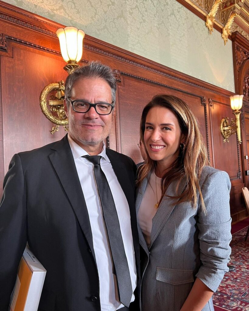 erika de la vega luis chataing herencia hispana