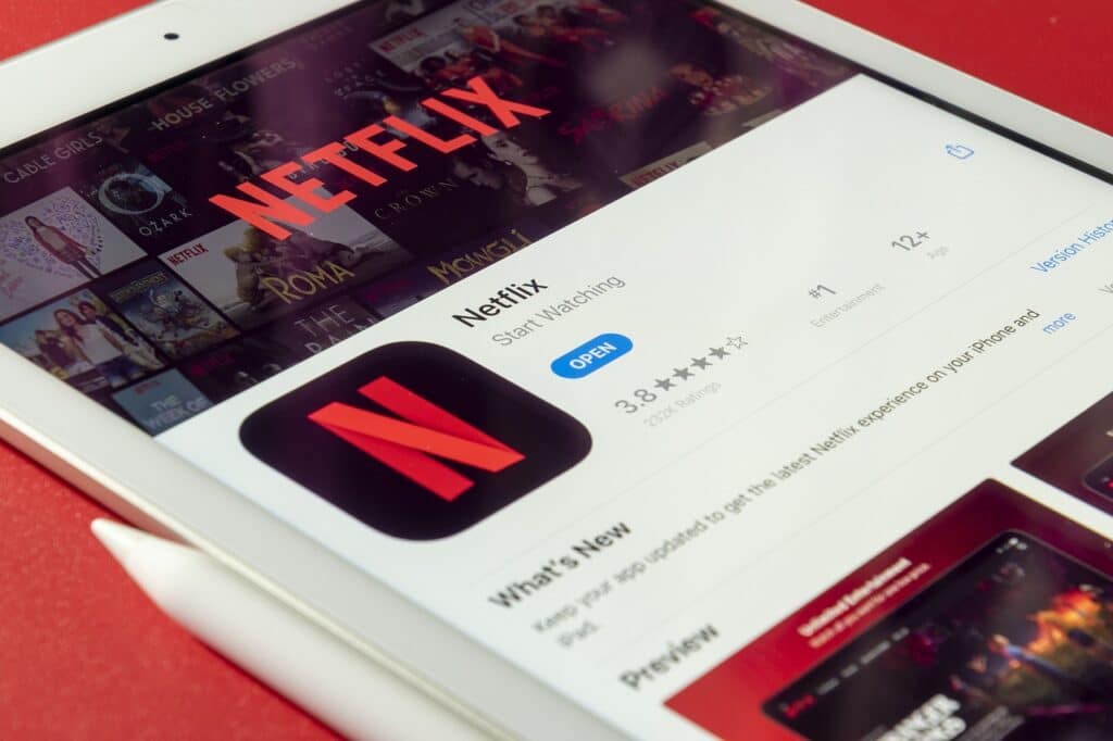 Netflix lanza nuevo plan de suscripción con anunciantes