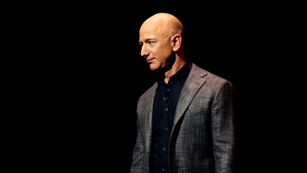 cuanto dono la fundacion de jeff bezos a chapman partnership