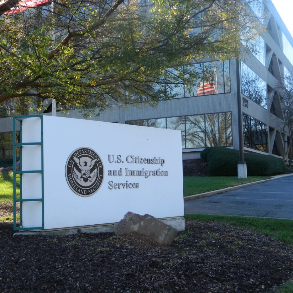 como solicitar permiso de trabajo en uscis como solicitante de asilo