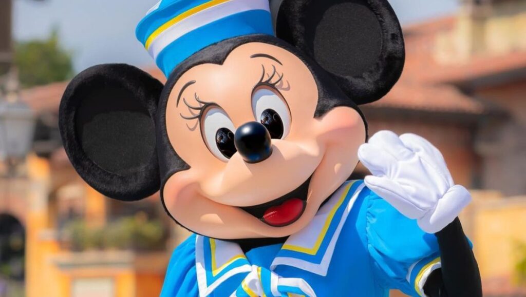 cuales son las marcas que colaboran con disney por sus 100 años?