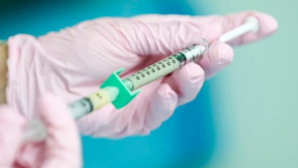 por que FDA propone una vacuna contra el covid anual?