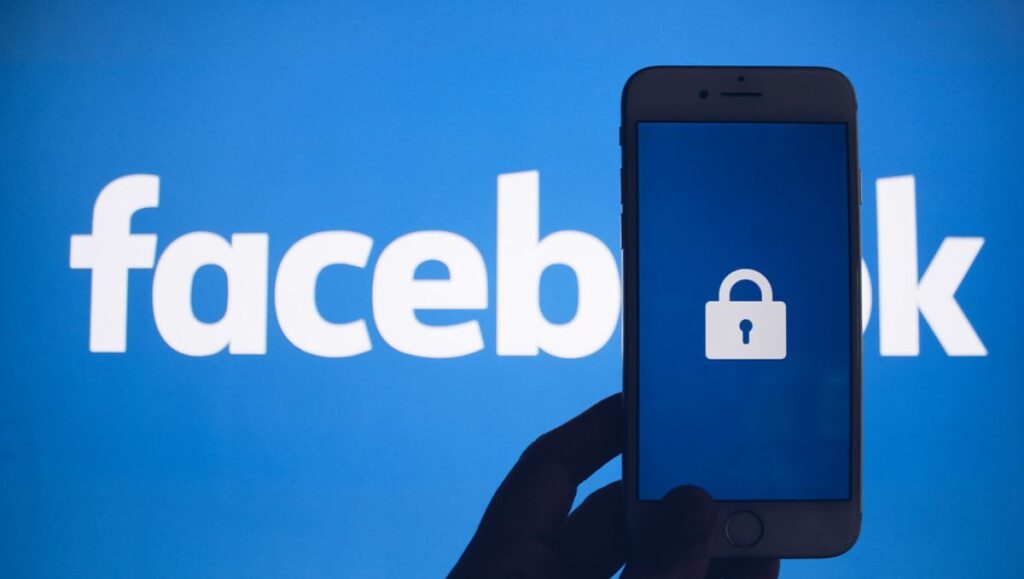 trump vuelve a facebook e instagram?