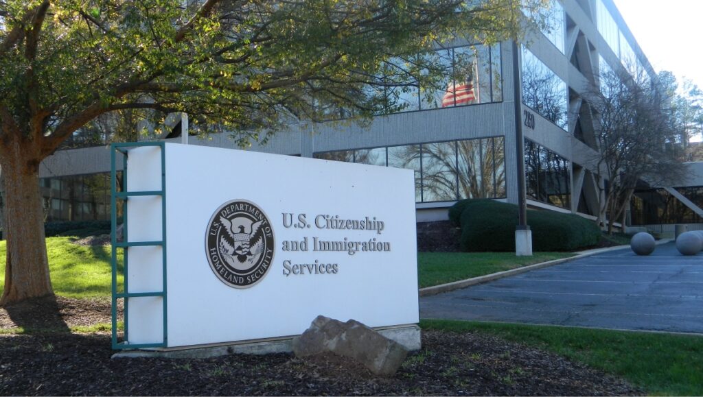 cual es la nueva medida de solicitud de empleo de uscis en linea