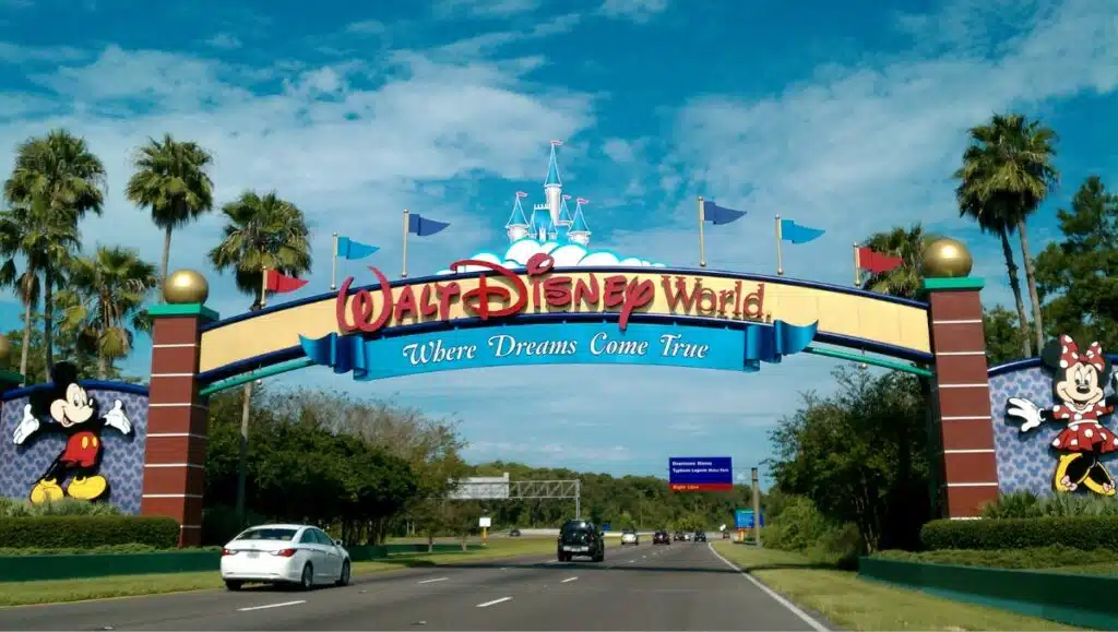 cuales son las nuevas atracciones de disney orlando 2023?