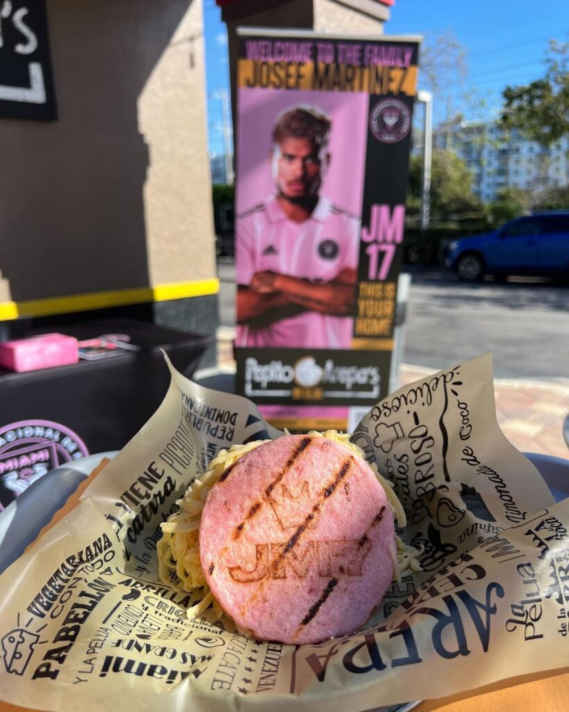 arepa rosa rey pepiao