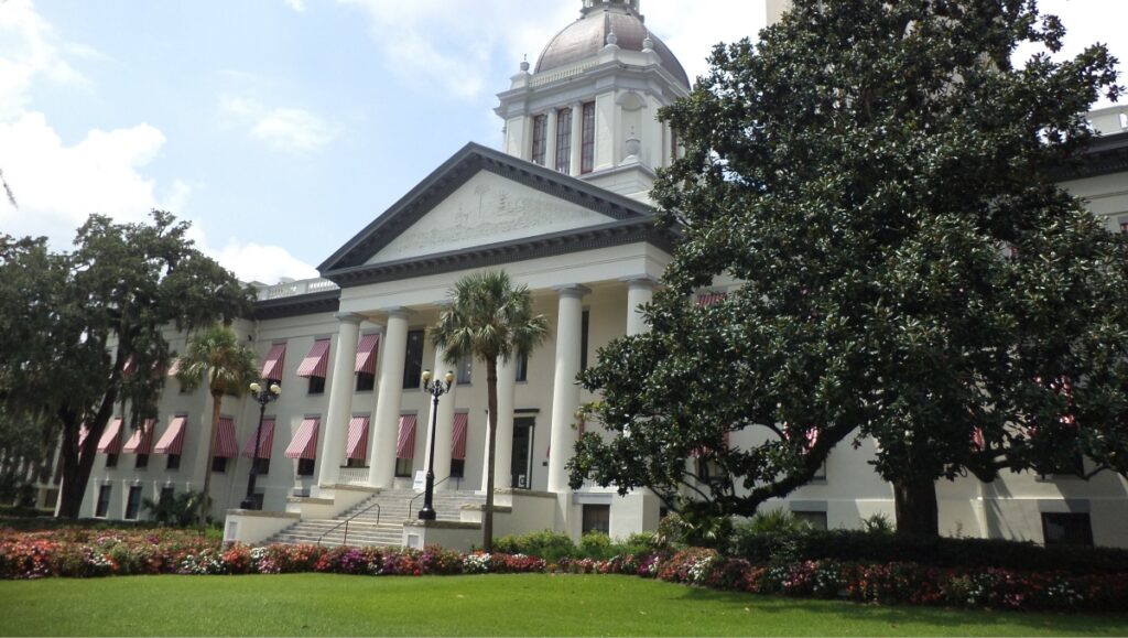cuales son los proyectos de ley contra la inmigracion ilegal en florida?